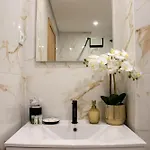 Mponto 아파트 *